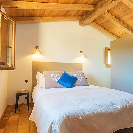Tivarello Sleeps 2 Pool Air Con Wifi