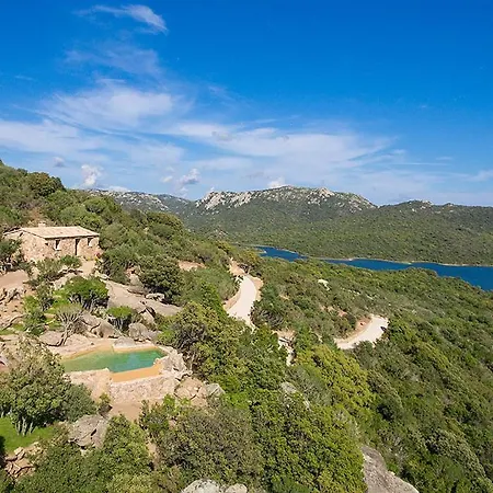 Tivarello Sleeps 2 Pool Air Con Wifi Figari (Corsica)